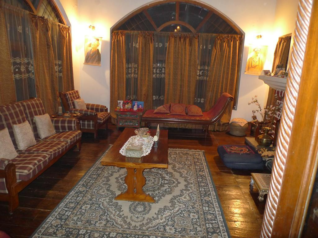 Hilltop Lodge Guwahati Quarto foto